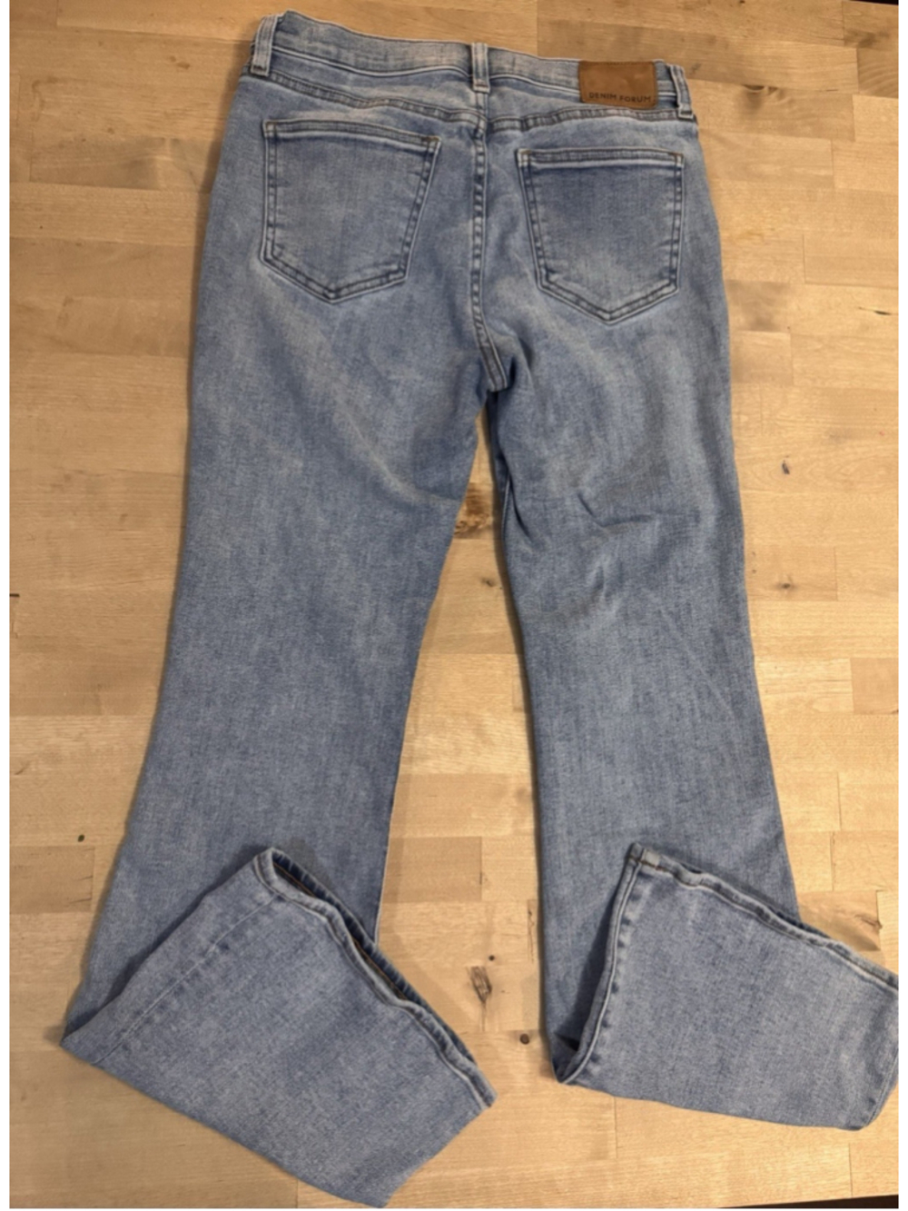 Aritzia Denim Forum The Donna mid Rise Flare Jeans Light Wash Size 30L Sz 29 - Picture 8 of 15